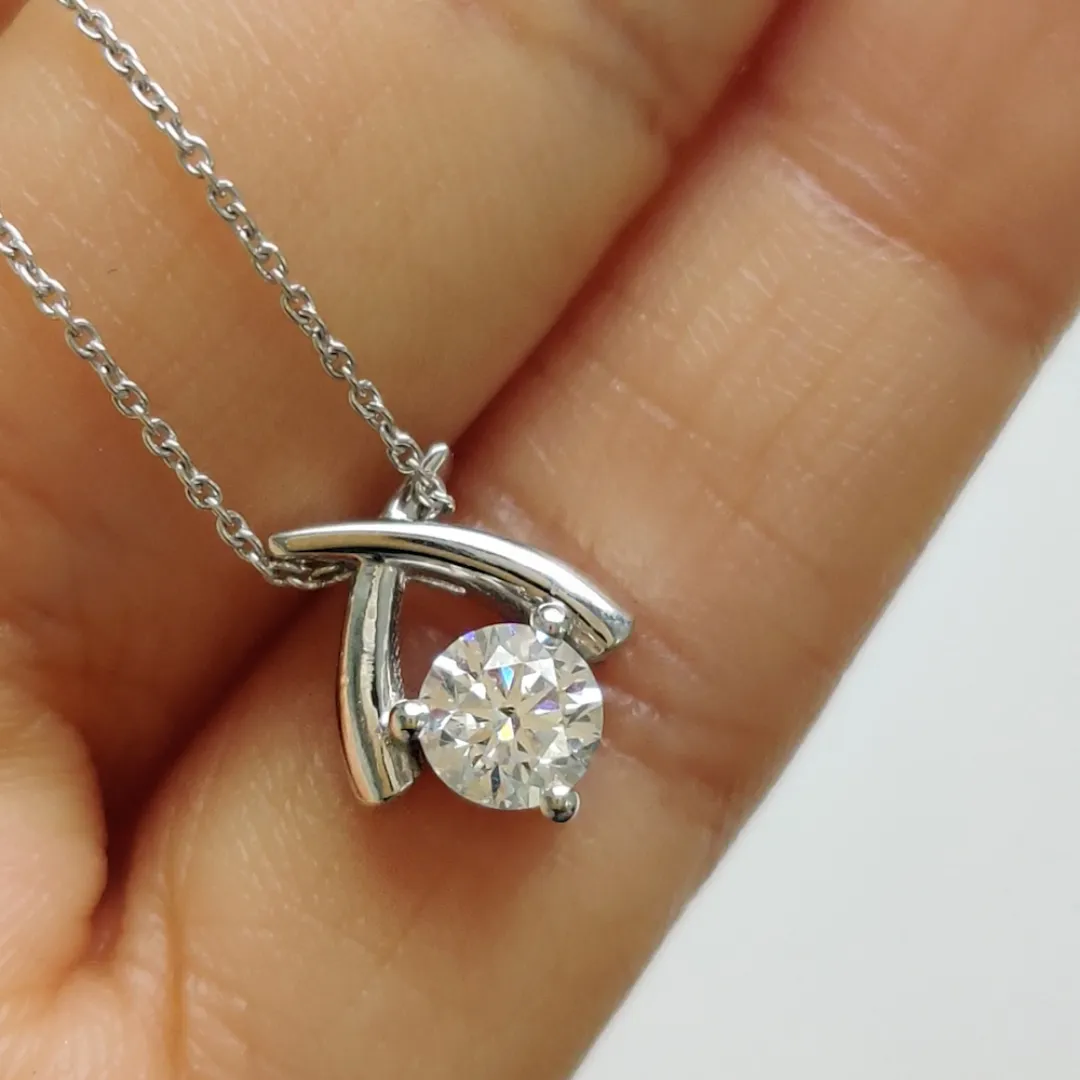 /public/photos/live/Round Cut Solitaire Moissanite Wishbone Pendant  891 (2).webp